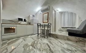 Cave House Apartment